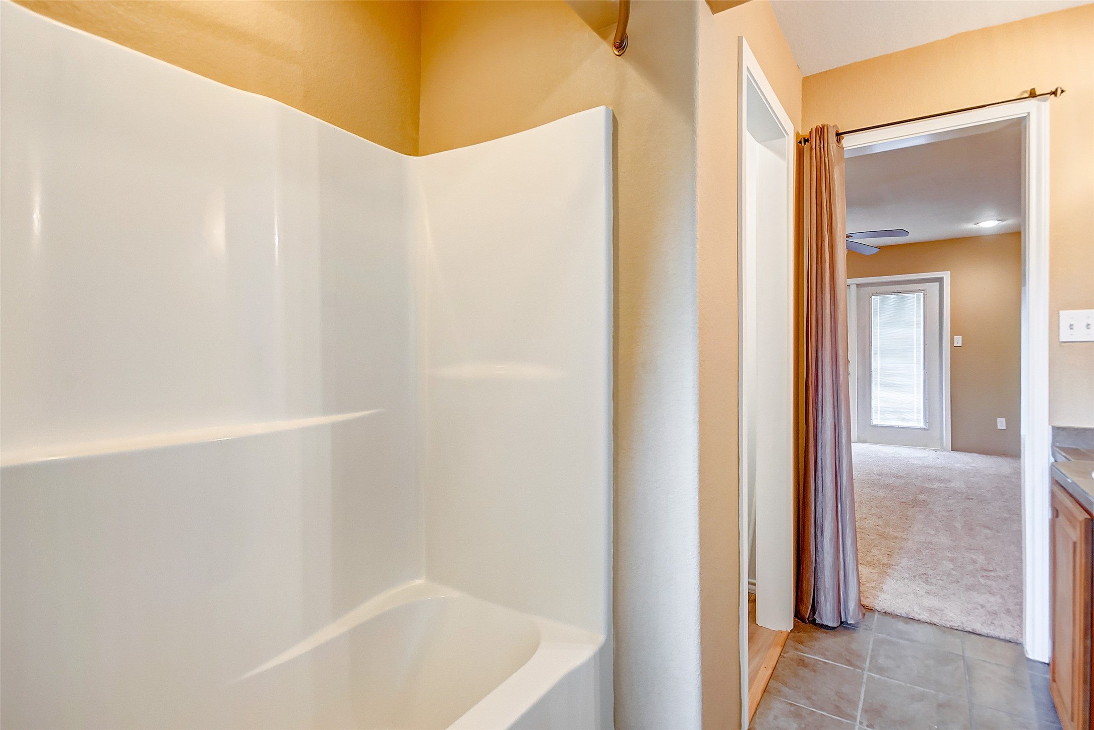 2101 7th Street High Island, TX 77650 - Photo 23 of 33 a bathroom with a bathtub