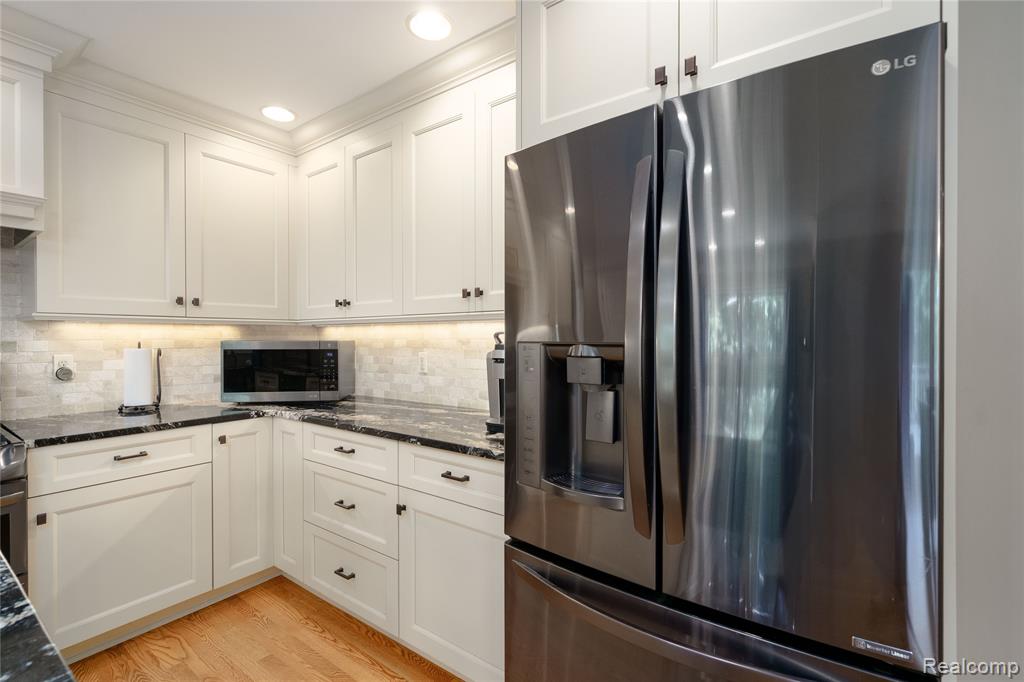 2063 Avoncrest Drive Rochester Hills, MI 48309 - Photo 11 of 40
