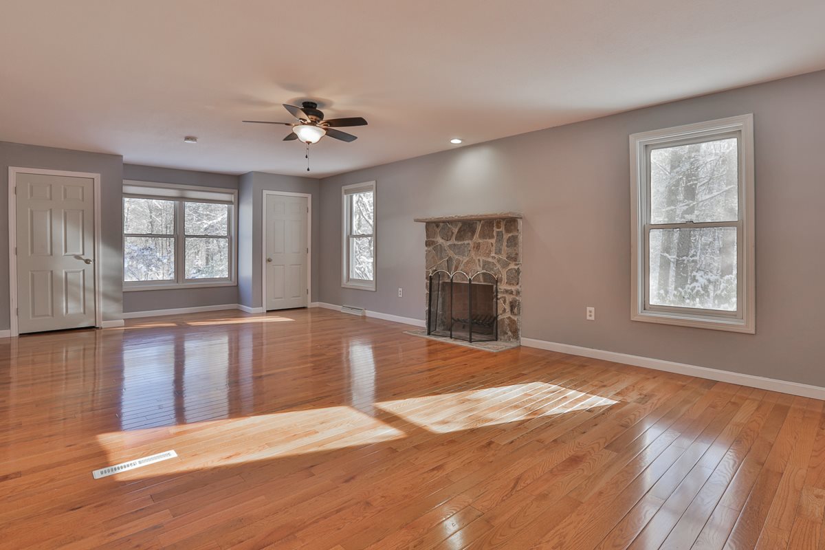 114 Dracut Road Hudson, NH 03051 - Photo 12 of 40 Gallery Image 12
