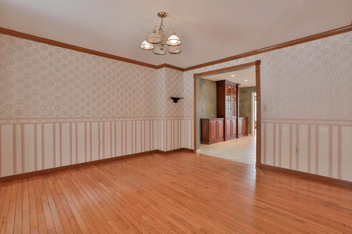 114 Dracut Road Hudson, NH 03051 - Photo 15 of 40 Gallery Image 15