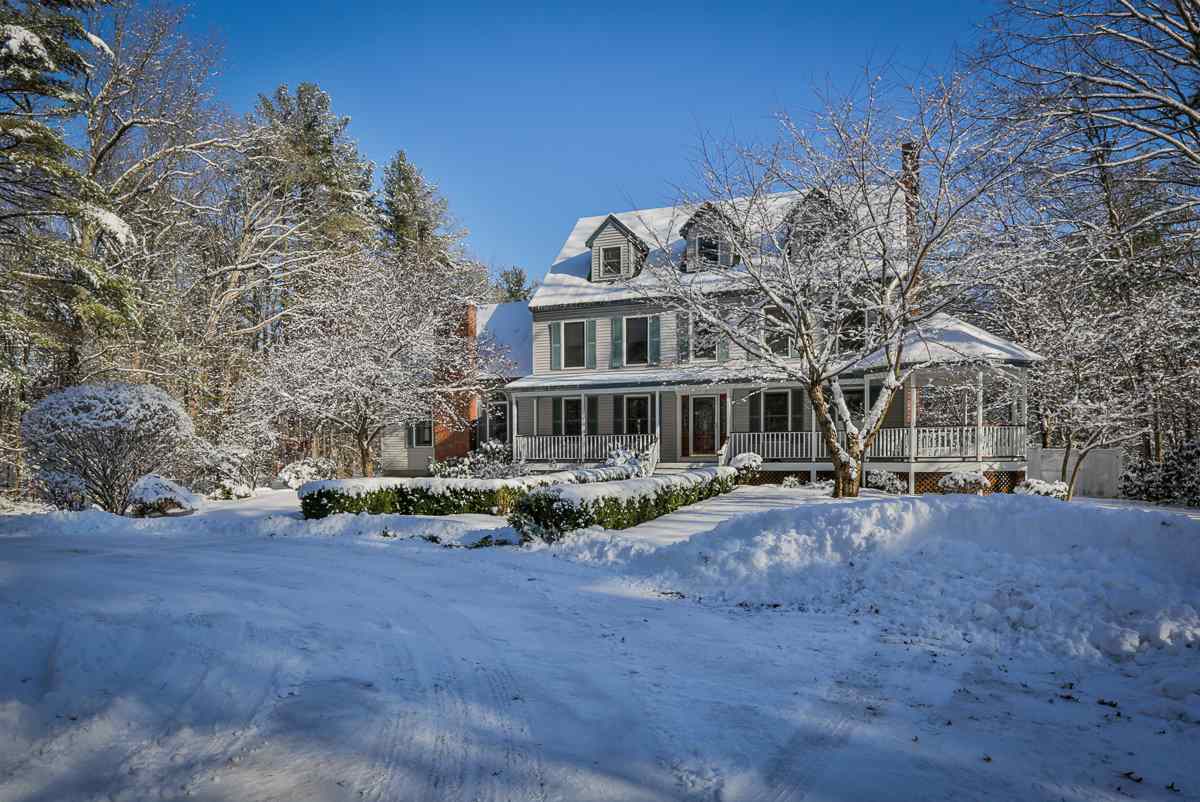 114 Dracut Road Hudson, NH 03051 - Photo 3 of 40 Gallery Image 3