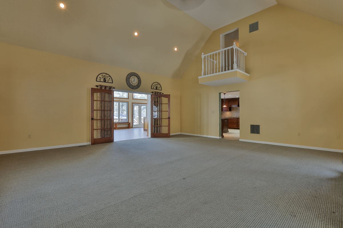 114 Dracut Road Hudson, NH 03051 - Photo 23 of 40 Gallery Image 23
