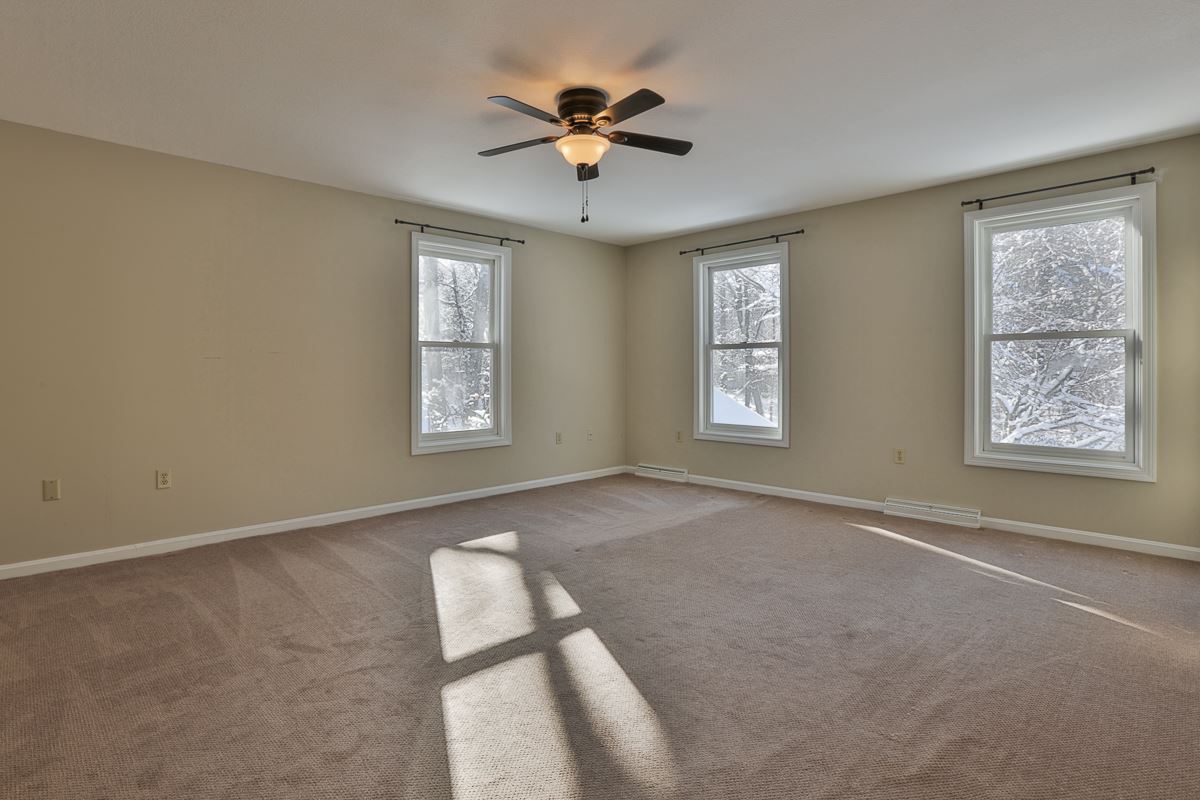 114 Dracut Road Hudson, NH 03051 - Photo 24 of 40 Gallery Image 24