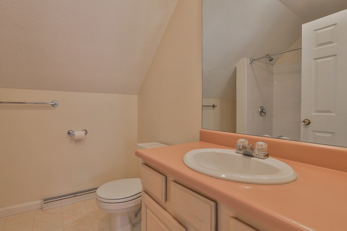 114 Dracut Road Hudson, NH 03051 - Photo 34 of 40 Gallery Image 34