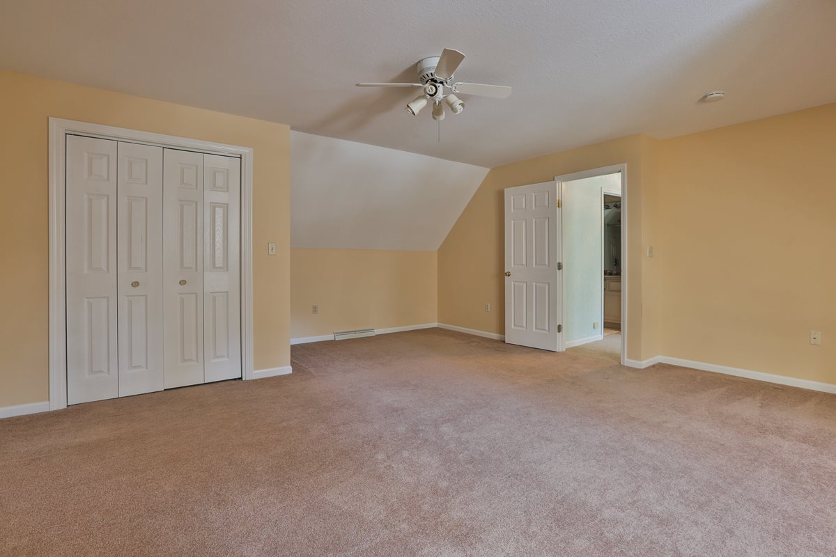 114 Dracut Road Hudson, NH 03051 - Photo 36 of 40 Gallery Image 36