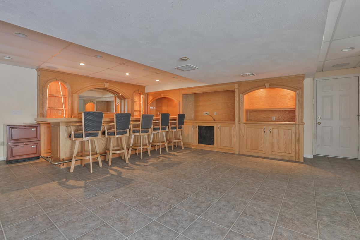 114 Dracut Road Hudson, NH 03051 - Photo 37 of 40 Gallery Image 37