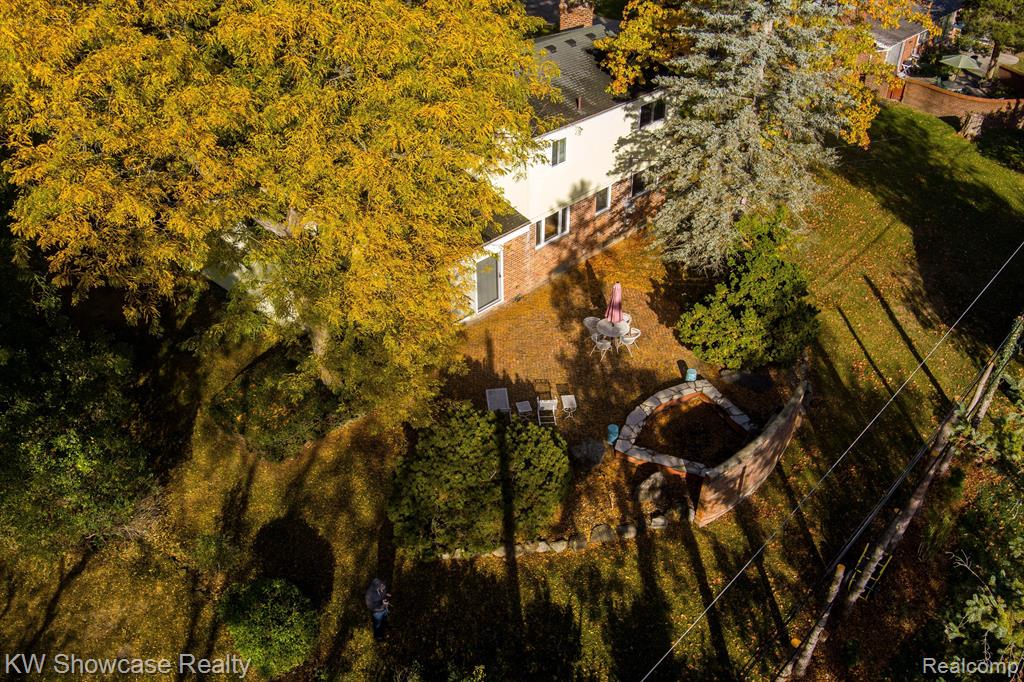 7131 Springridge Road West Bloomfield, MI 48322 - Photo 38 of 47