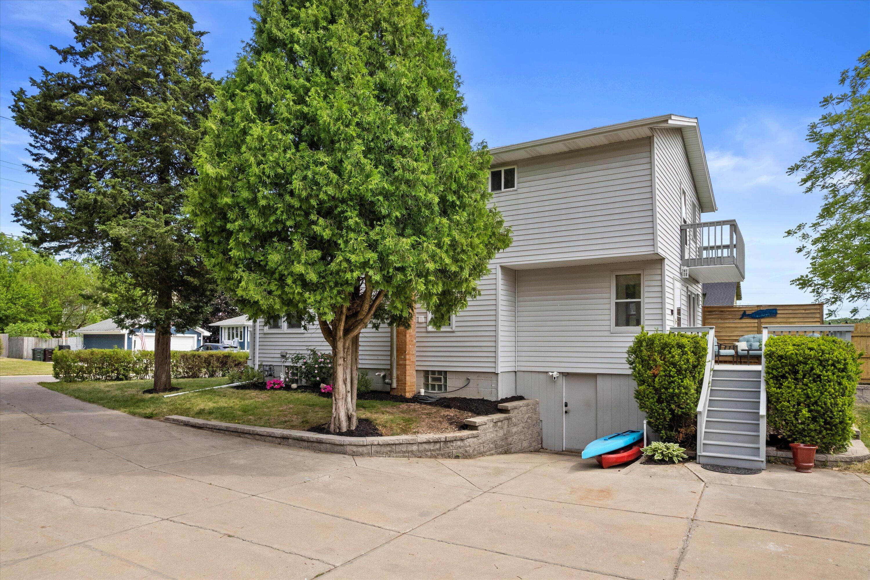 1542 3rd Street Delafield, WI 53018 - Photo 43 of 55 05-DJI_0846
