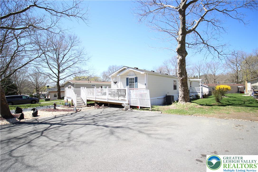 47 Sycamore Drive Bath, PA 18014 - Photo 2 of 42 Gallery Image 2