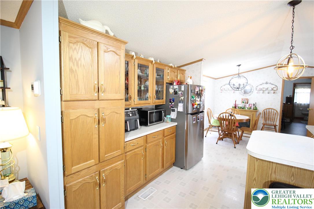 47 Sycamore Drive Bath, PA 18014 - Photo 7 of 42 Gallery Image 7