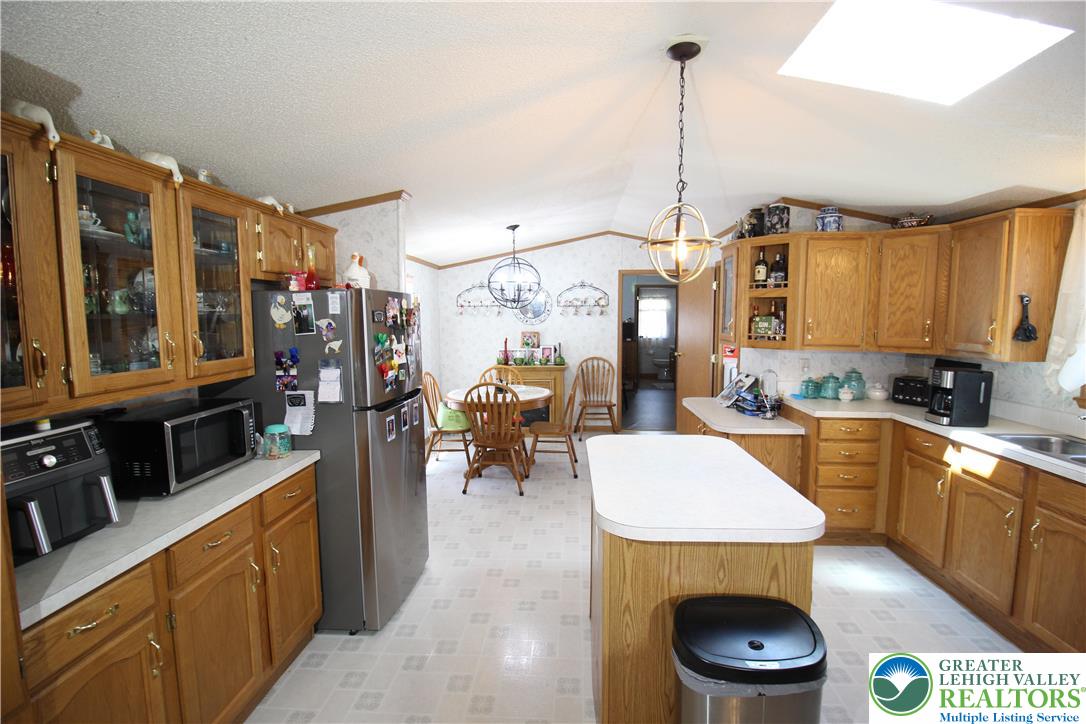 47 Sycamore Drive Bath, PA 18014 - Photo 8 of 42 Gallery Image 8