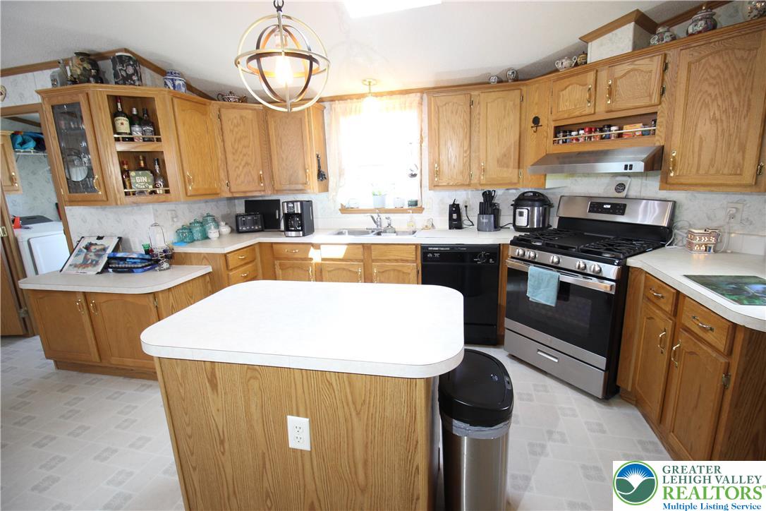 47 Sycamore Drive Bath, PA 18014 - Photo 9 of 42 Gallery Image 9