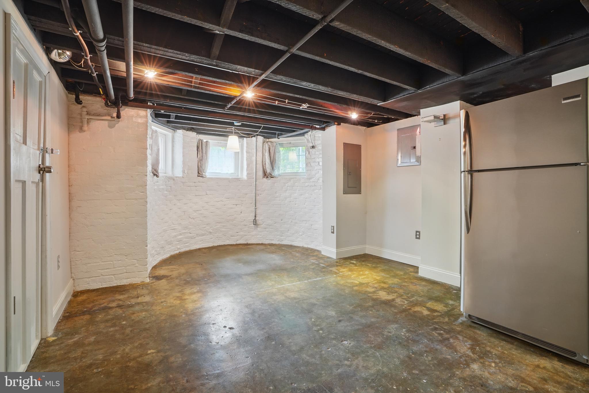 136 R Street Northeast Washington, DC 20002 - Photo 31 of 36 a view of empty room