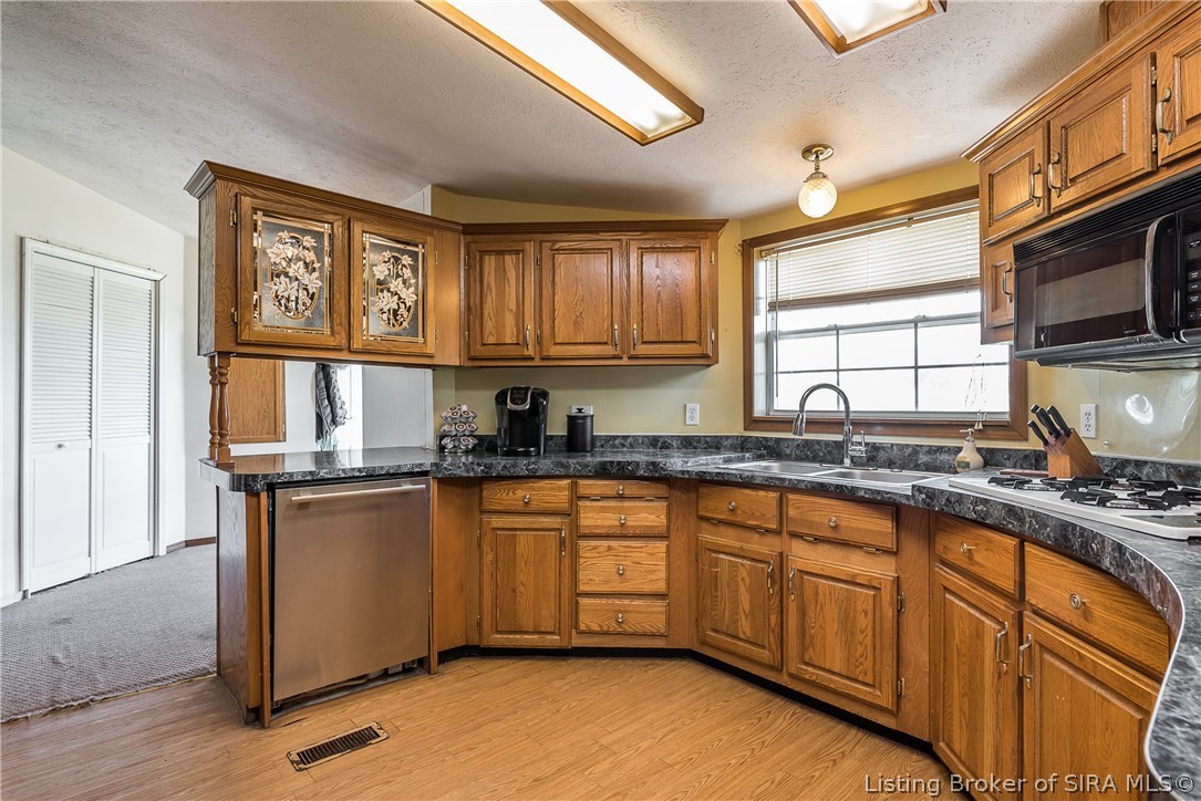 512 Biggs Road Memphis, IN 47143 - Photo 6 of 40