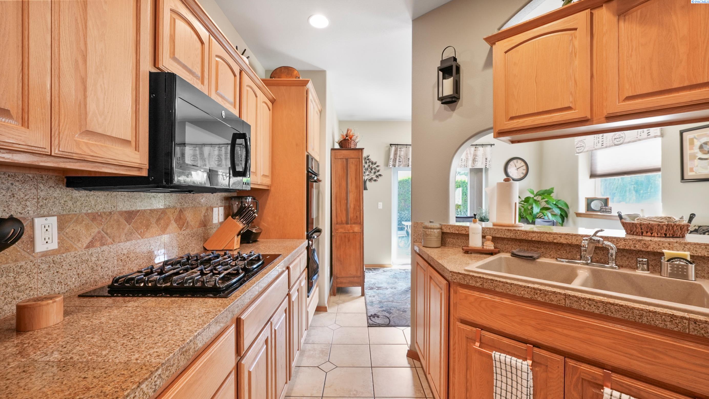 153 Keene Road, Unit 9 Richland, WA 99352 - Photo 7 of 30 Gallery Image 7