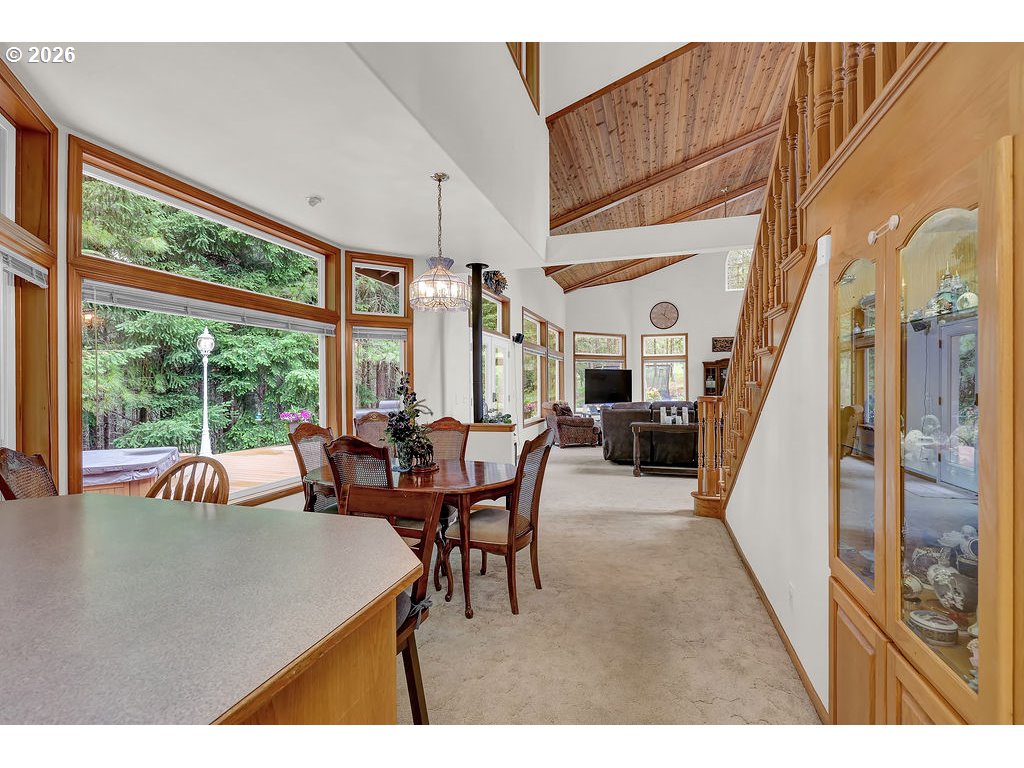 30898 Camas Swale Road Creswell, OR 97426 - Photo 11 of 48 Kitchen