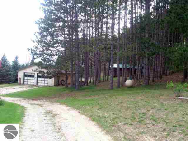 1220 West 16 Road Mesick, MI 49668 - Photo 23 of 28 1745510-22.JPG