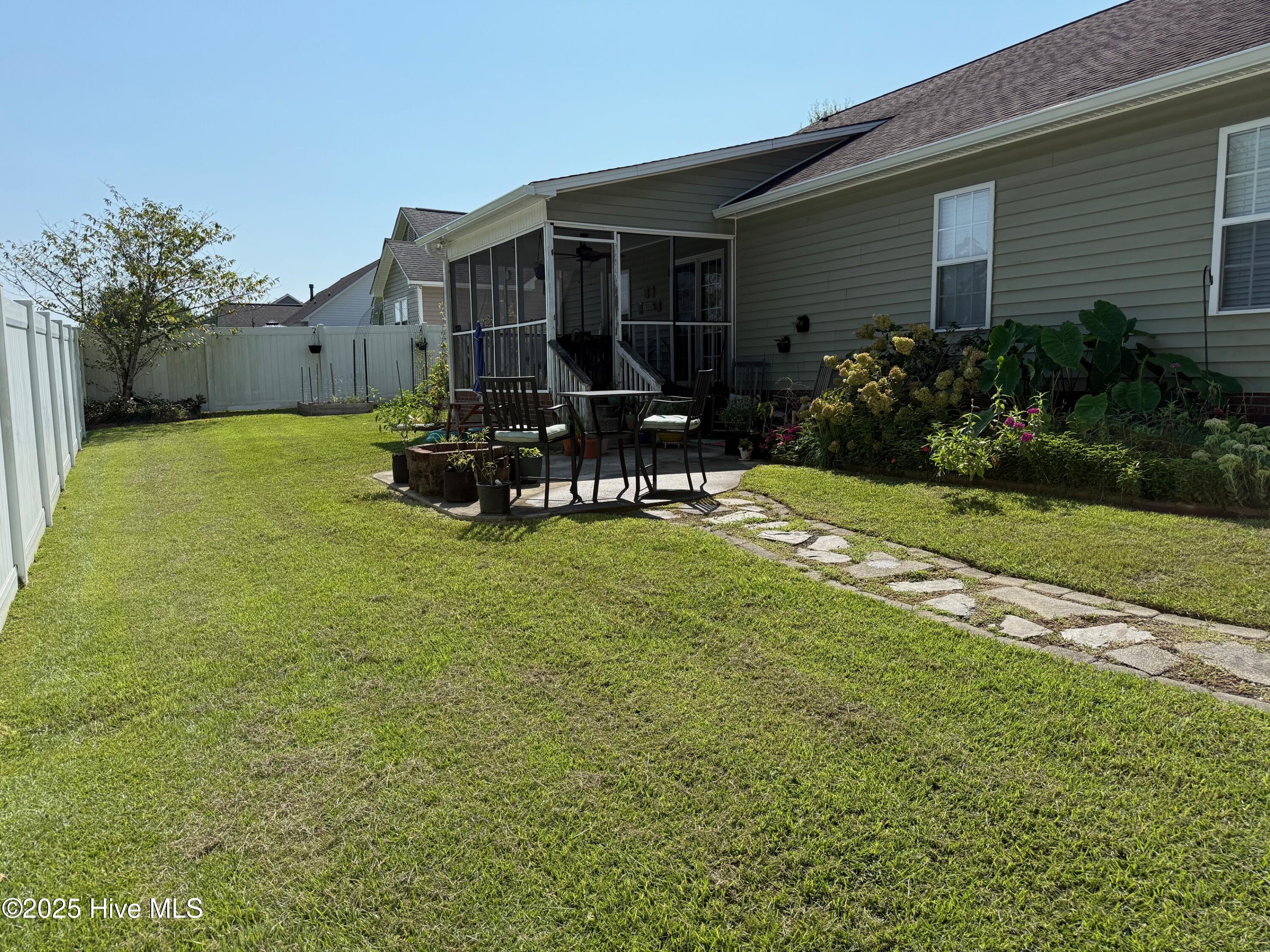 318 Conner Grant Road New Bern, NC 28562 - Photo 23 of 34 Backyard