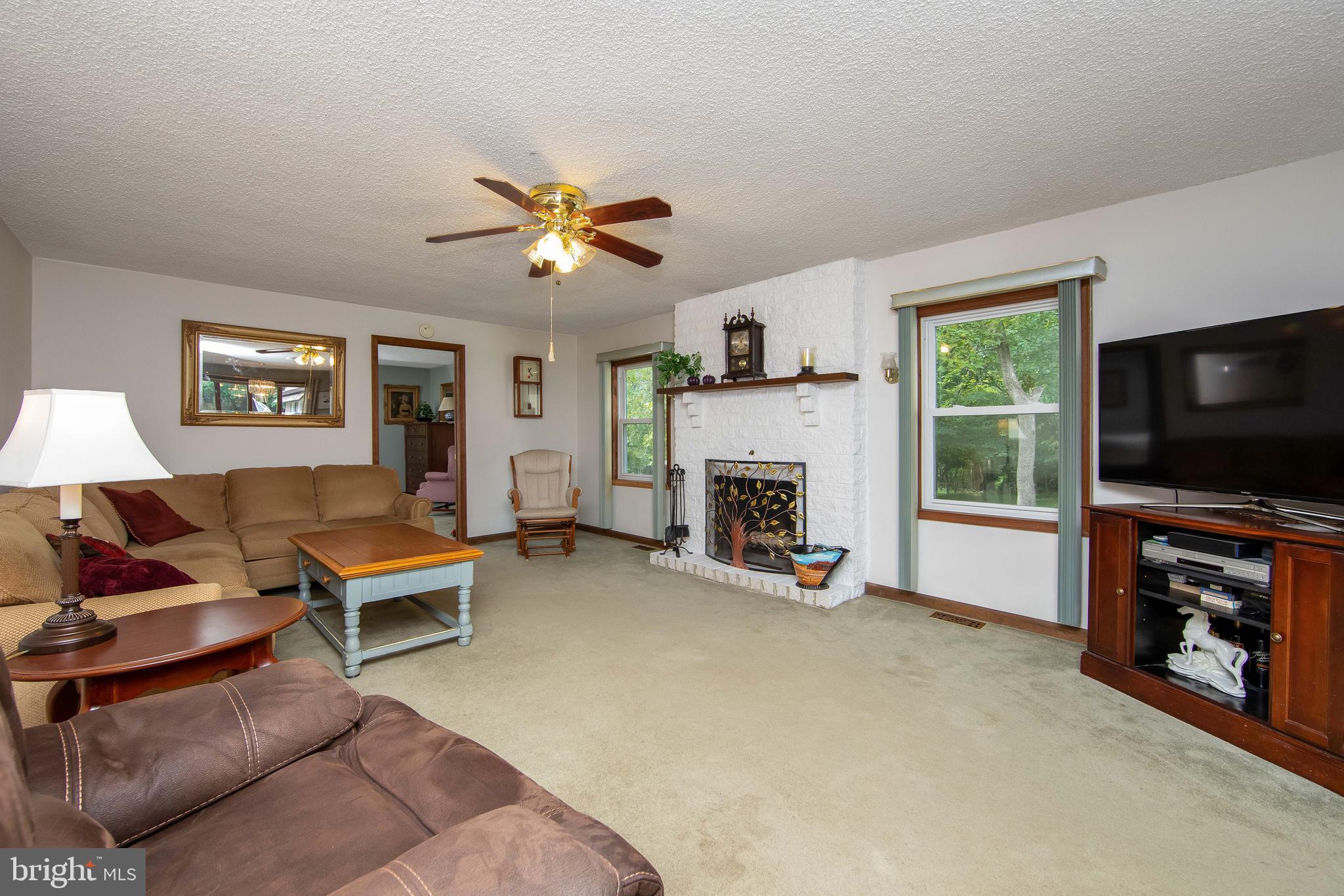 66 Little Mill Road Lindenwold, NJ 08021 - Photo 8 of 49 Living Room