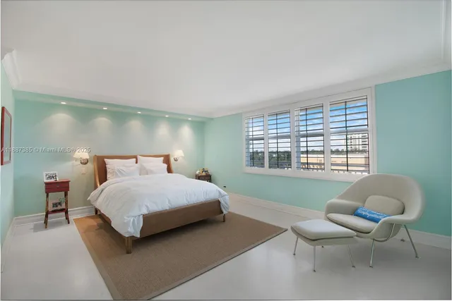 $7,000 | 613 Ocean Drive, Unit 6D, Key Biscayne, FL 33149