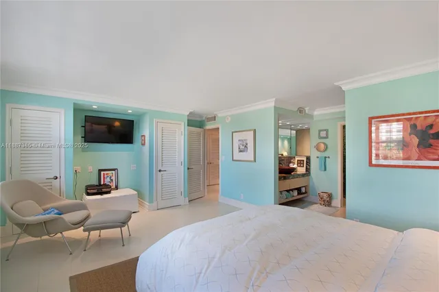 $7,000 | 613 Ocean Drive, Unit 6D, Key Biscayne, FL 33149