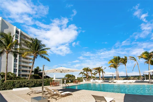 $7,000 | 613 Ocean Drive, Unit 6D, Key Biscayne, FL 33149