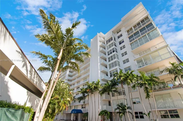 $7,000 | 613 Ocean Drive, Unit 6D, Key Biscayne, FL 33149