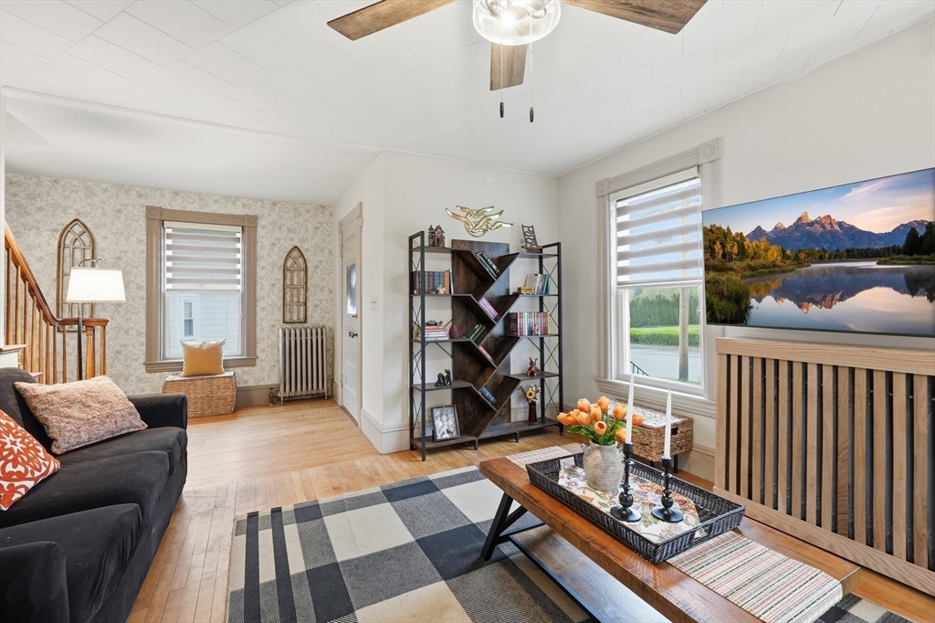 26 Fales Street Worcester, MA 01606 - Photo 4 of 42