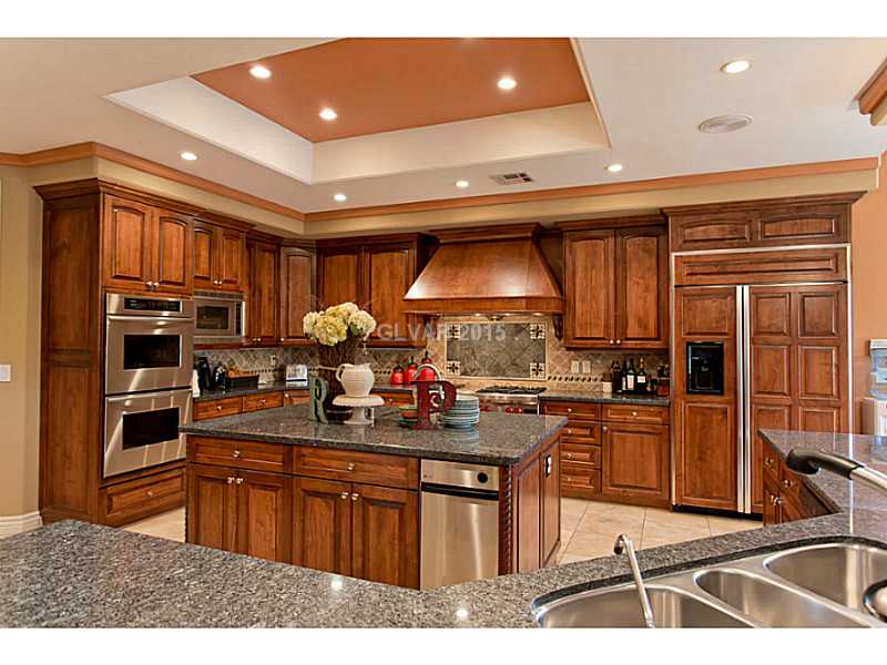 1633 Marbella Ridge Court Las Vegas, NV 89117 - Photo 14 of 31 Kitchen.
