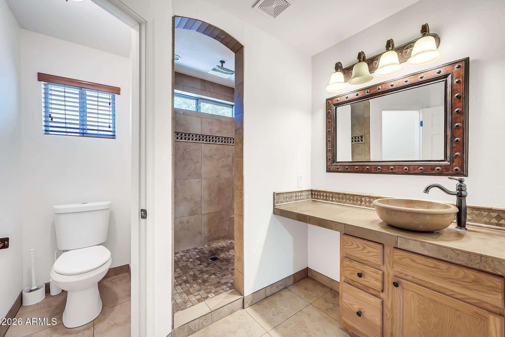 3048 East Erie Street Gilbert, AZ 85295 - Photo 24 of 47 Primary Bathroom