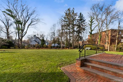 $399,000 | 37 Brompton Road, Unit 6D, Great Neck, NY 11021