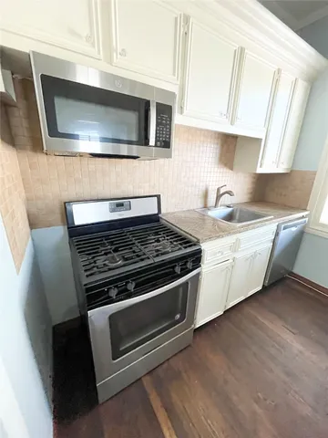 $1,800 | 901 Broadway Avenue J, Unit UP, Galveston, TX 77550