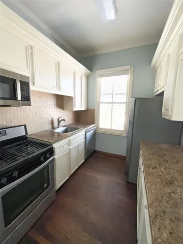 $1,800 | 901 Broadway Avenue J, Unit UP, Galveston, TX 77550