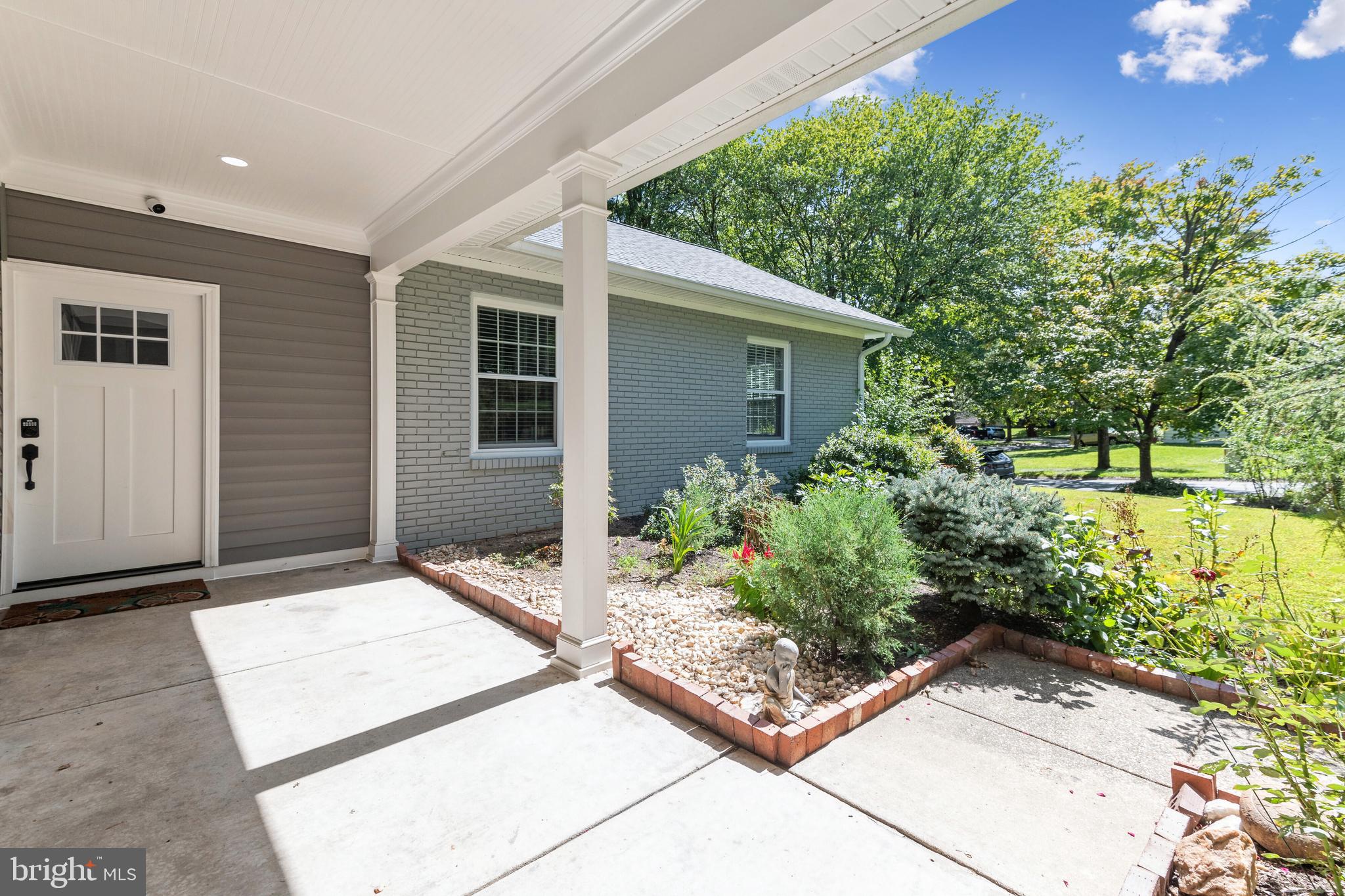 14205 Burning Bush Lane Silver Spring, MD 20906 - Photo 4 of 39