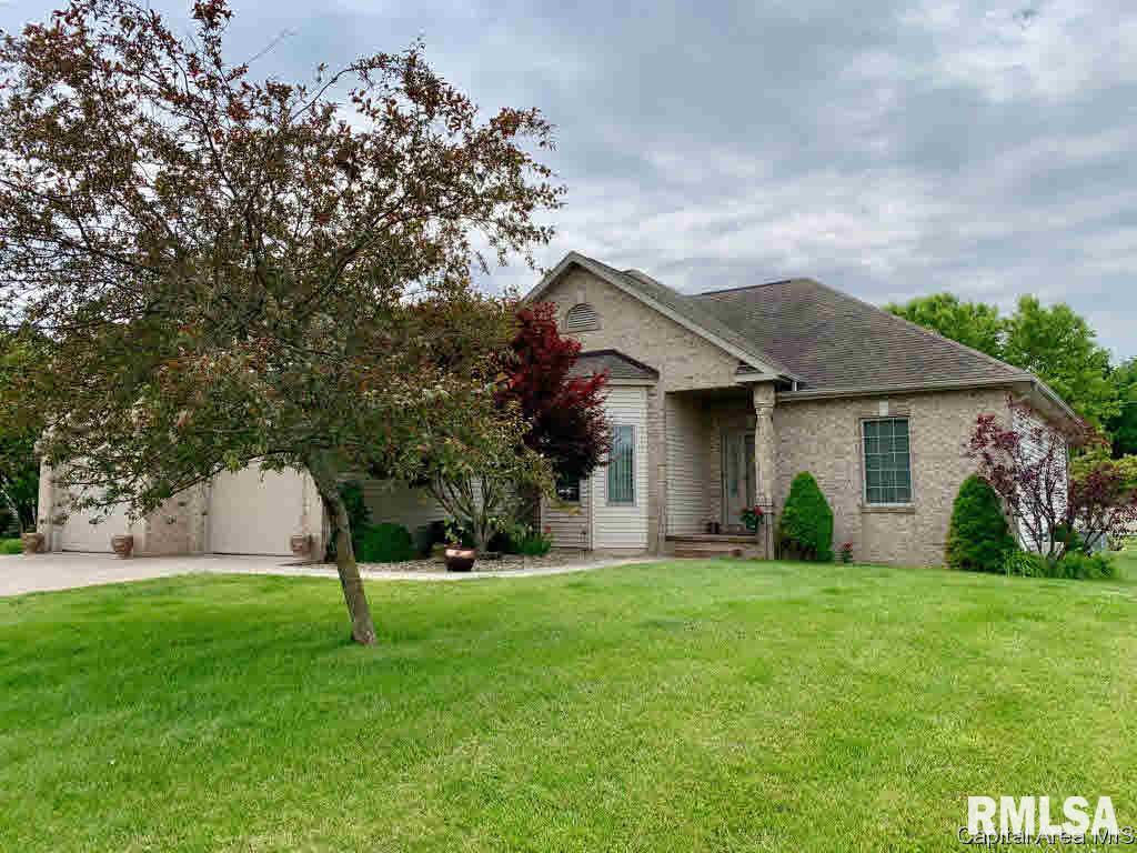 1012 Heathrow Lane Rochester, IL 62563 - Photo 1 of 26