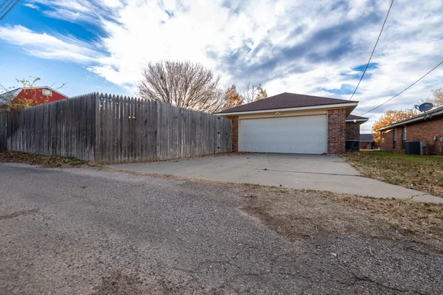 $258,900 | 6904 Michelle Drive, Amarillo, TX 79109