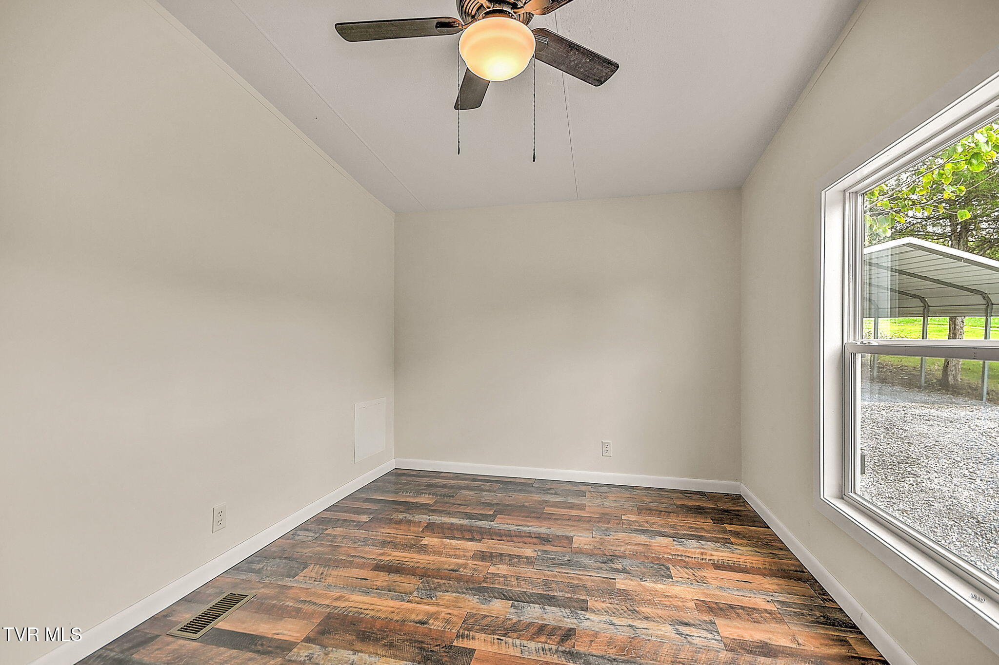 650 Ottway Road Greeneville, TN 37745 - Photo 22 of 44 23-web-or-mls-650 Ottway Rd BW-24