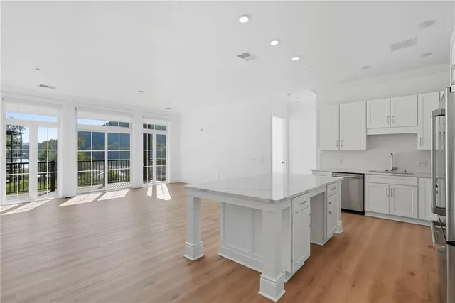 $889,367 | 1 1st Street, Unit 209, Oakmont, PA 15139