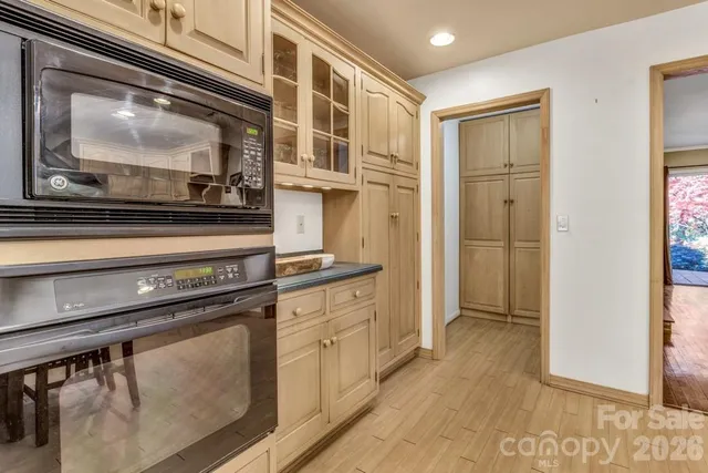 $1,400,000 | 111 Hidden Pond Lane, Asheville, NC 28804