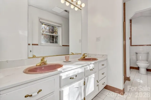 $1,400,000 | 111 Hidden Pond Lane, Asheville, NC 28804