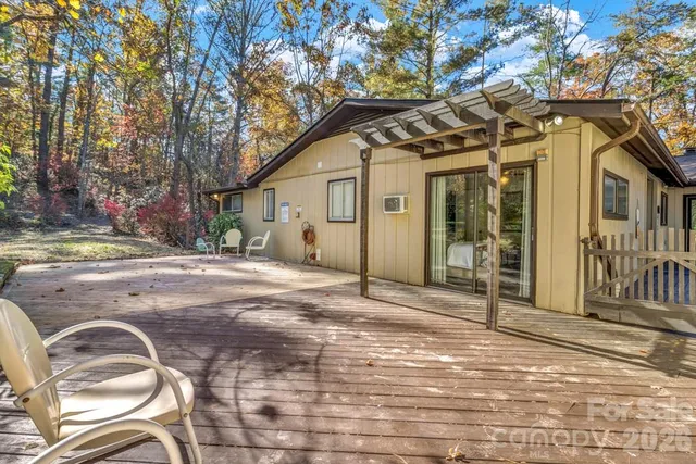 $1,400,000 | 111 Hidden Pond Lane, Asheville, NC 28804