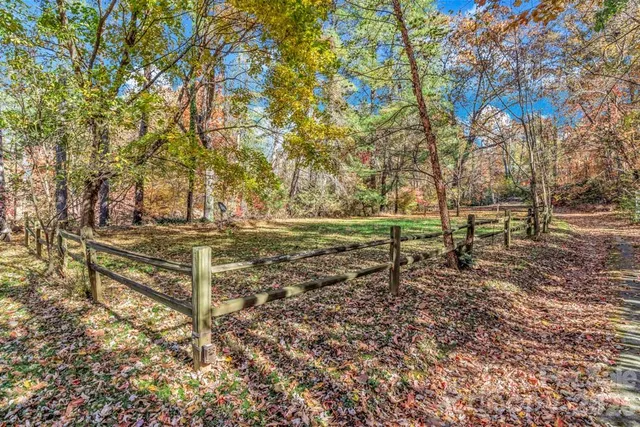$1,400,000 | 111 Hidden Pond Lane, Asheville, NC 28804