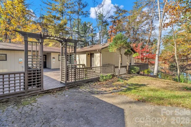 $1,400,000 | 111 Hidden Pond Lane, Asheville, NC 28804