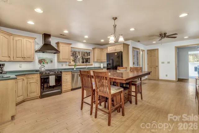 $1,400,000 | 111 Hidden Pond Lane, Asheville, NC 28804