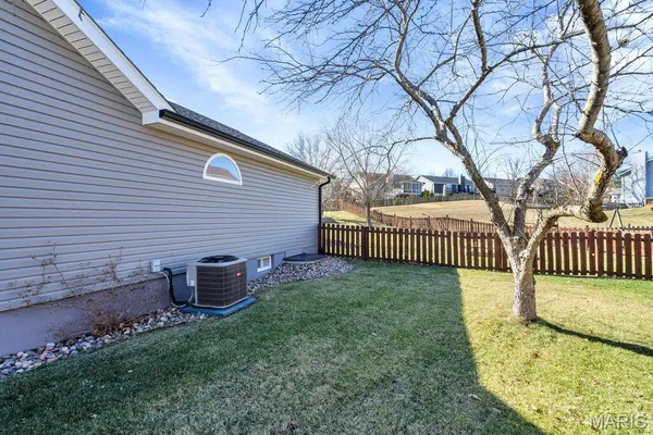 $438,000 | 909 West Medalist Court, Wentzville, MO 63385