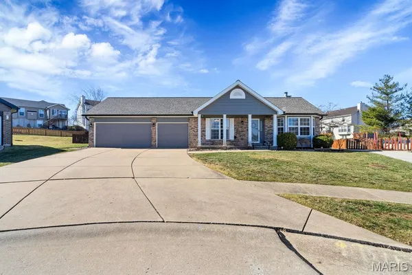 $438,000 | 909 West Medalist Court, Wentzville, MO 63385