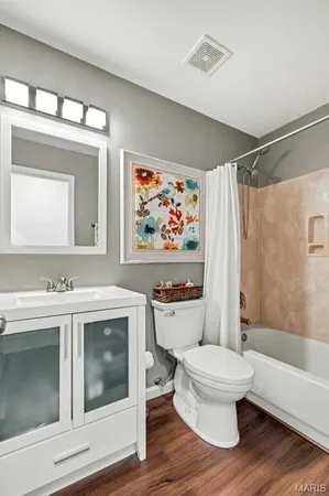 $438,000 | 909 West Medalist Court, Wentzville, MO 63385