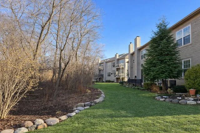 $335,000 | 5293 Pebble Lane, Crystal Lake, IL 60012