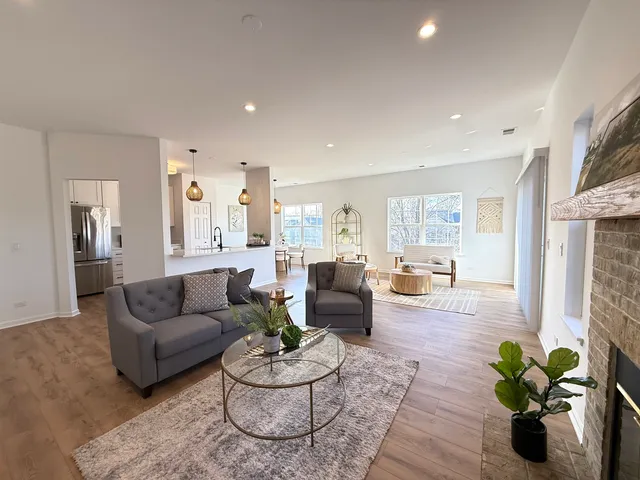 $335,000 | 5293 Pebble Lane, Crystal Lake, IL 60012