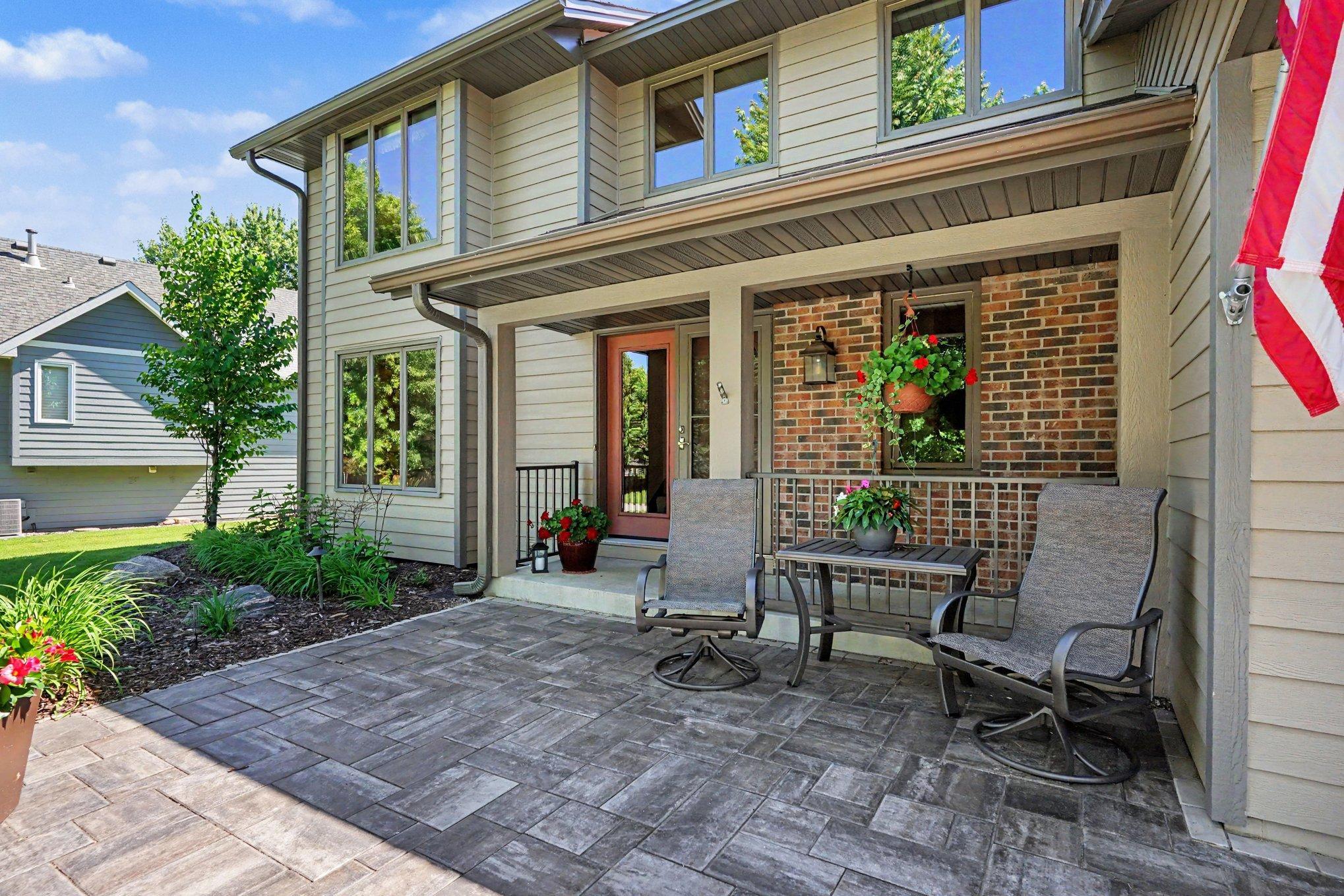 7016 Beacon Circle Eden Prairie, MN 55346 - Photo 3 of 34